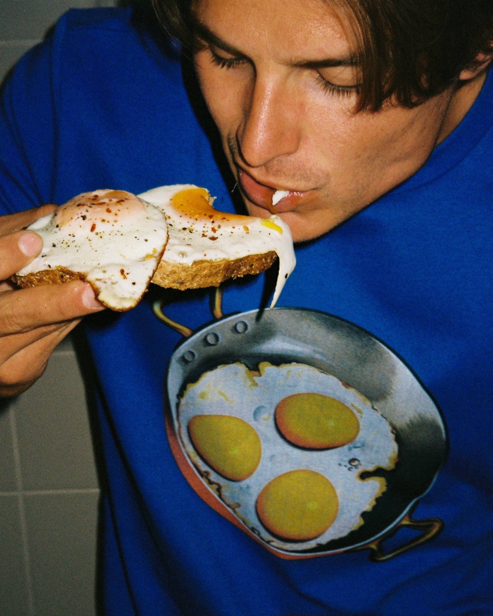 EGGS T-SHIRT