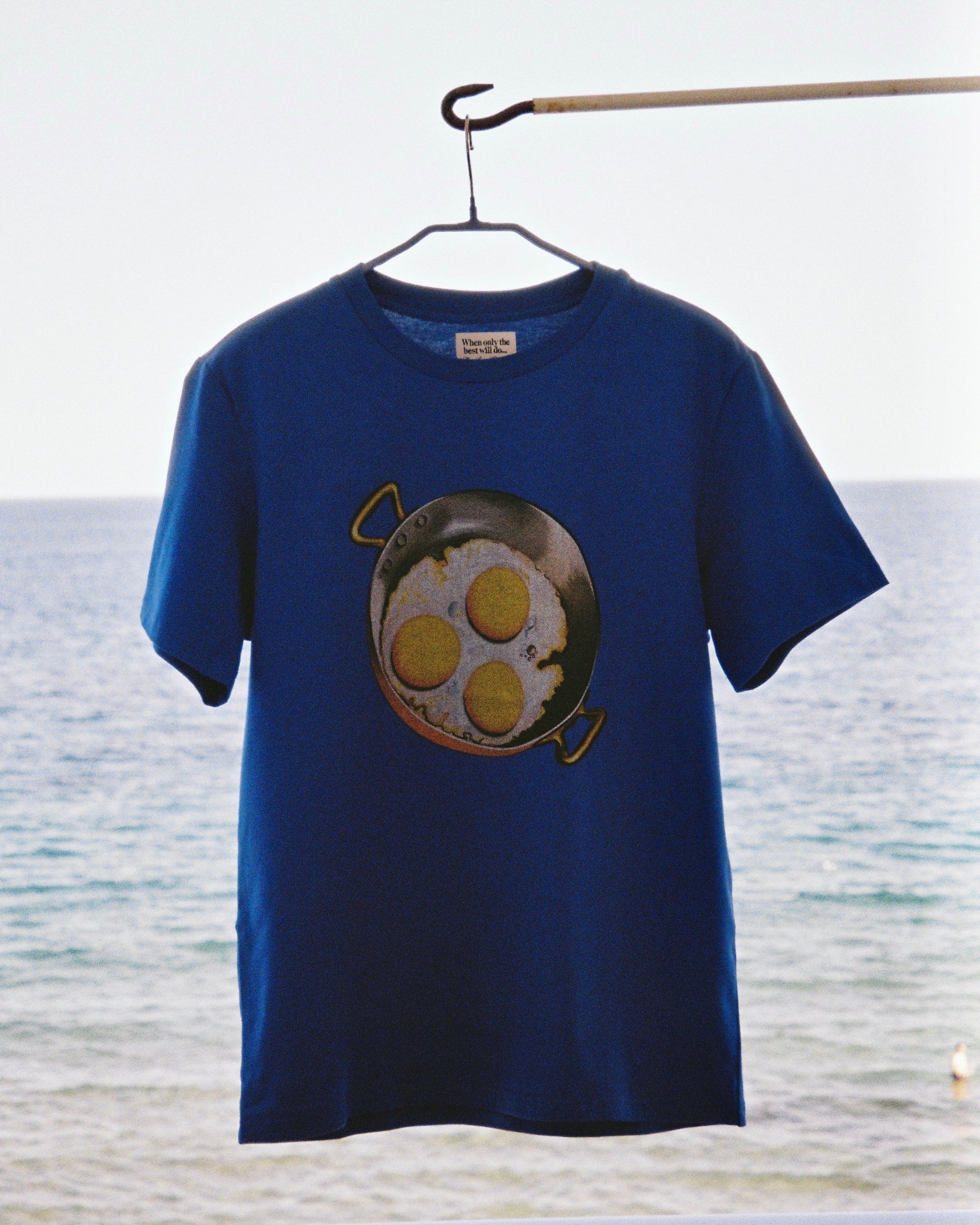 EGGS T-SHIRT