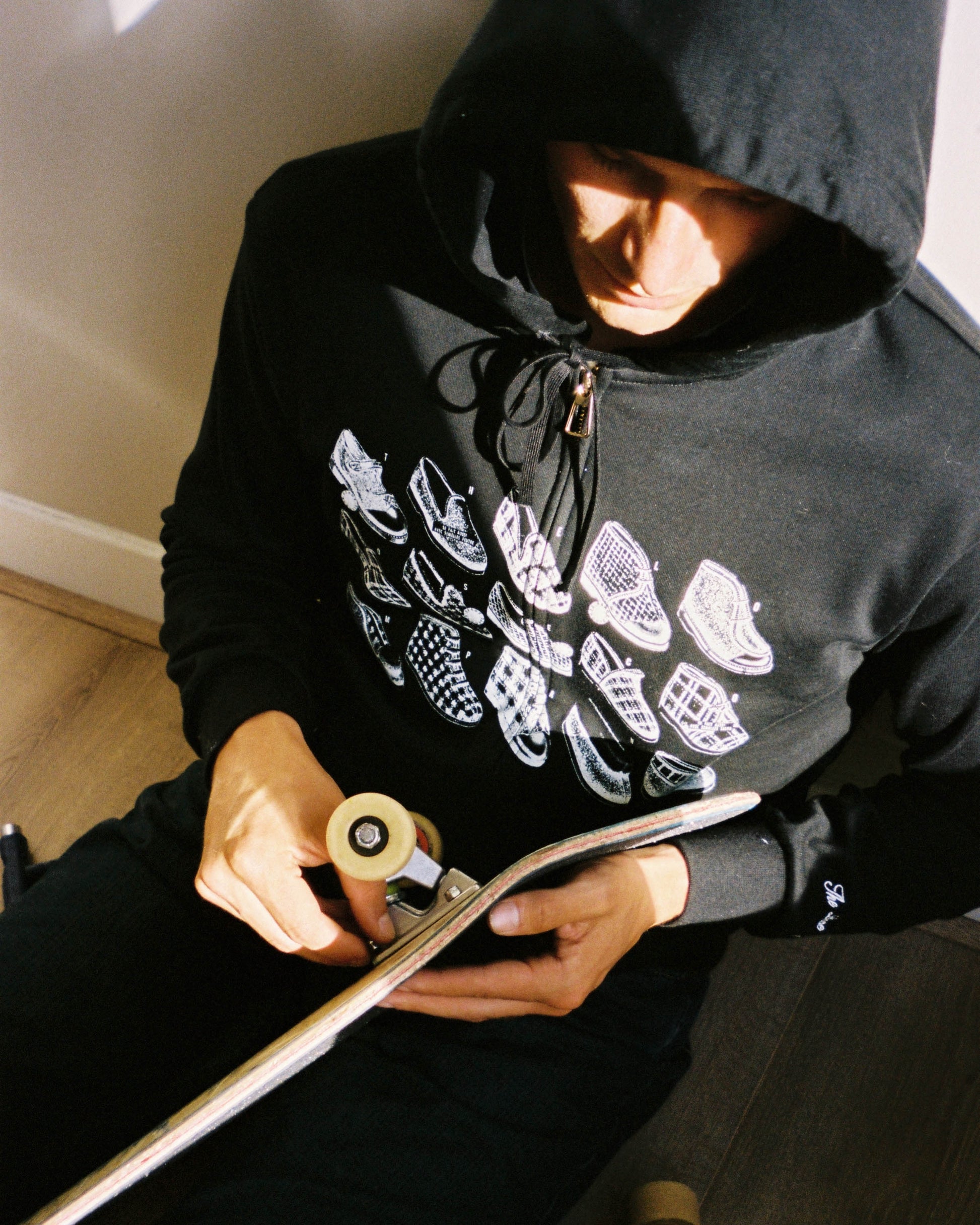SLIPPER ZIP-UP HOODIE BLACK